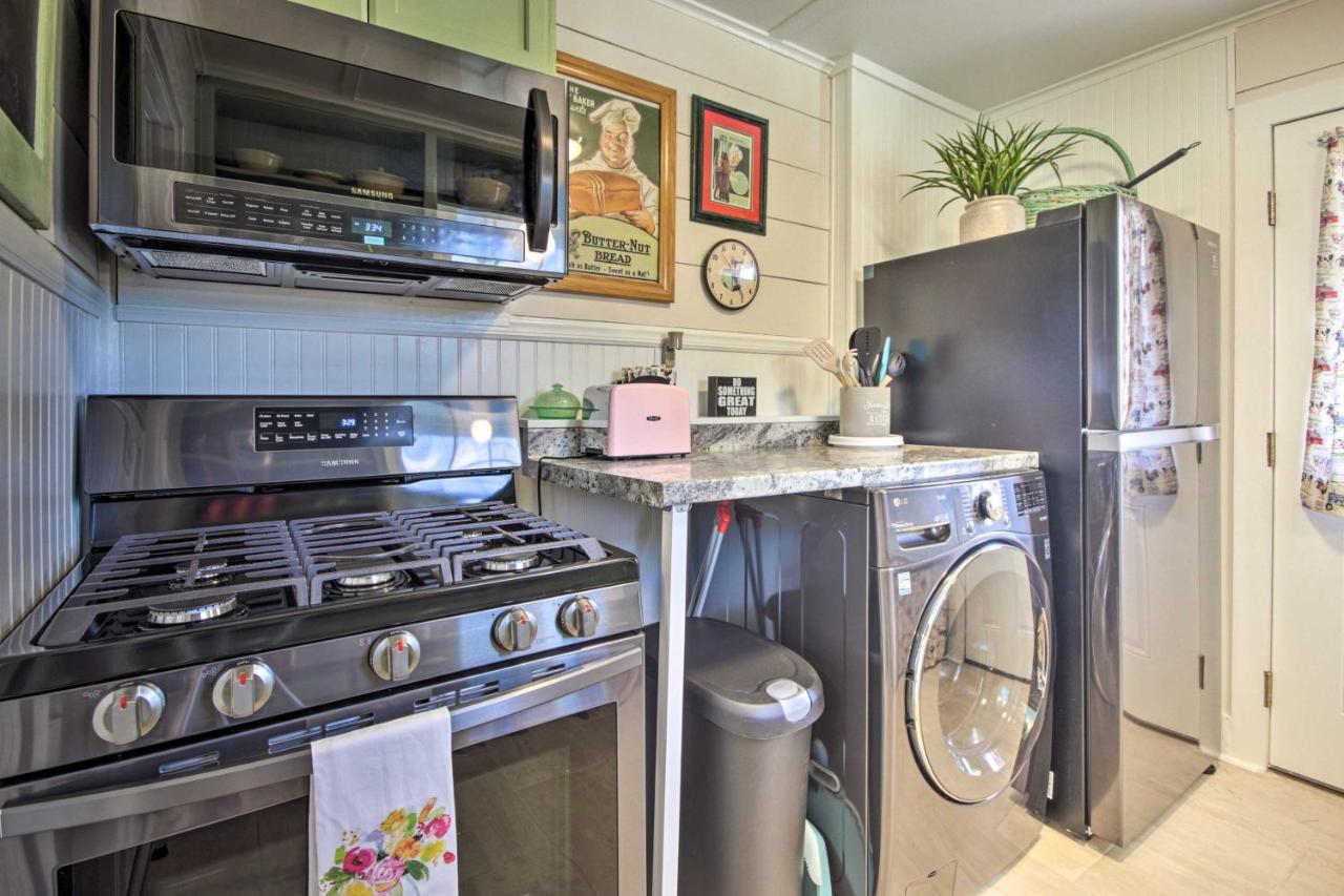 Charming Country Cottage, Walk To Main Street! Tomball Exterior photo