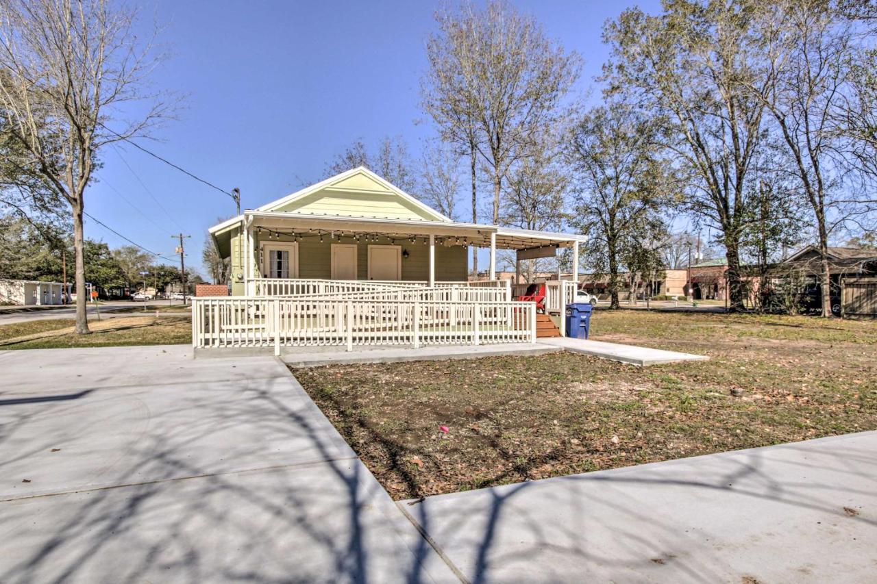 Charming Country Cottage, Walk To Main Street! Tomball Exterior photo