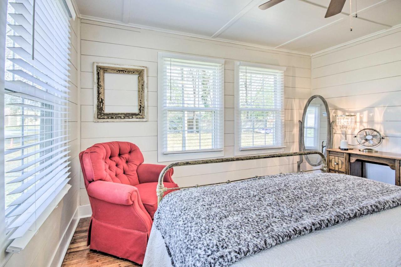 Charming Country Cottage, Walk To Main Street! Tomball Exterior photo